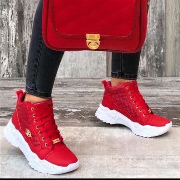 Meet your Posher, Juanita - Picture 2 of 3